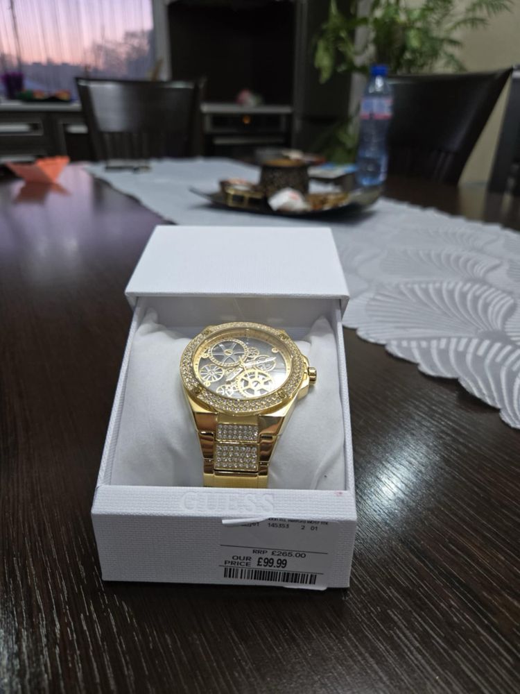 Guess watch часовник
