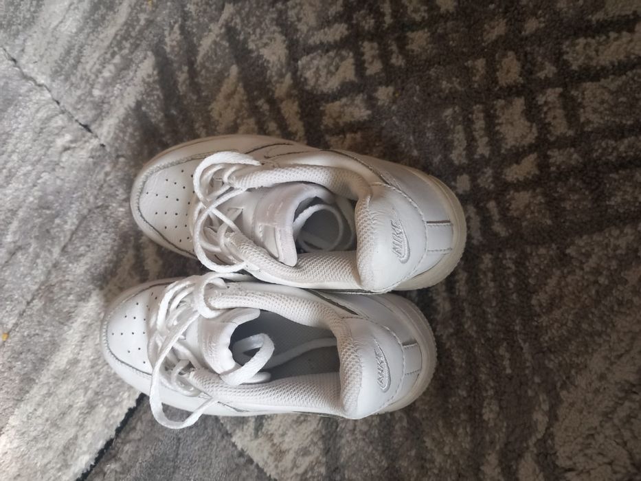 Adidași fetițe Puma și Nike