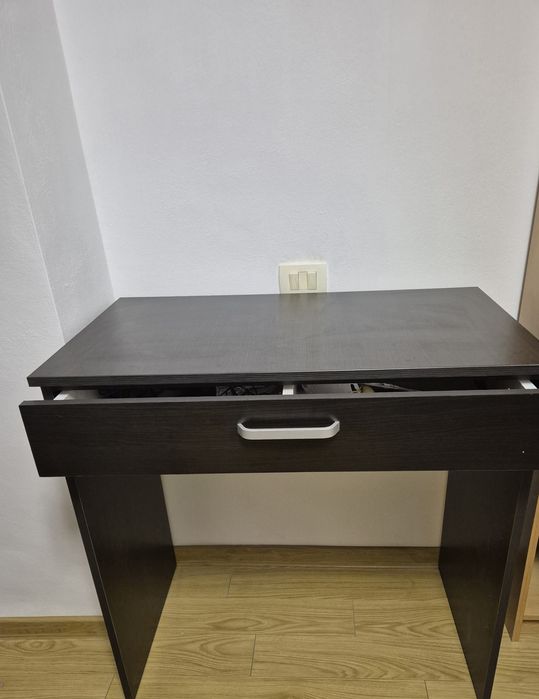 Birou IKEA Micke, alb, in stare buna + Birou wenge