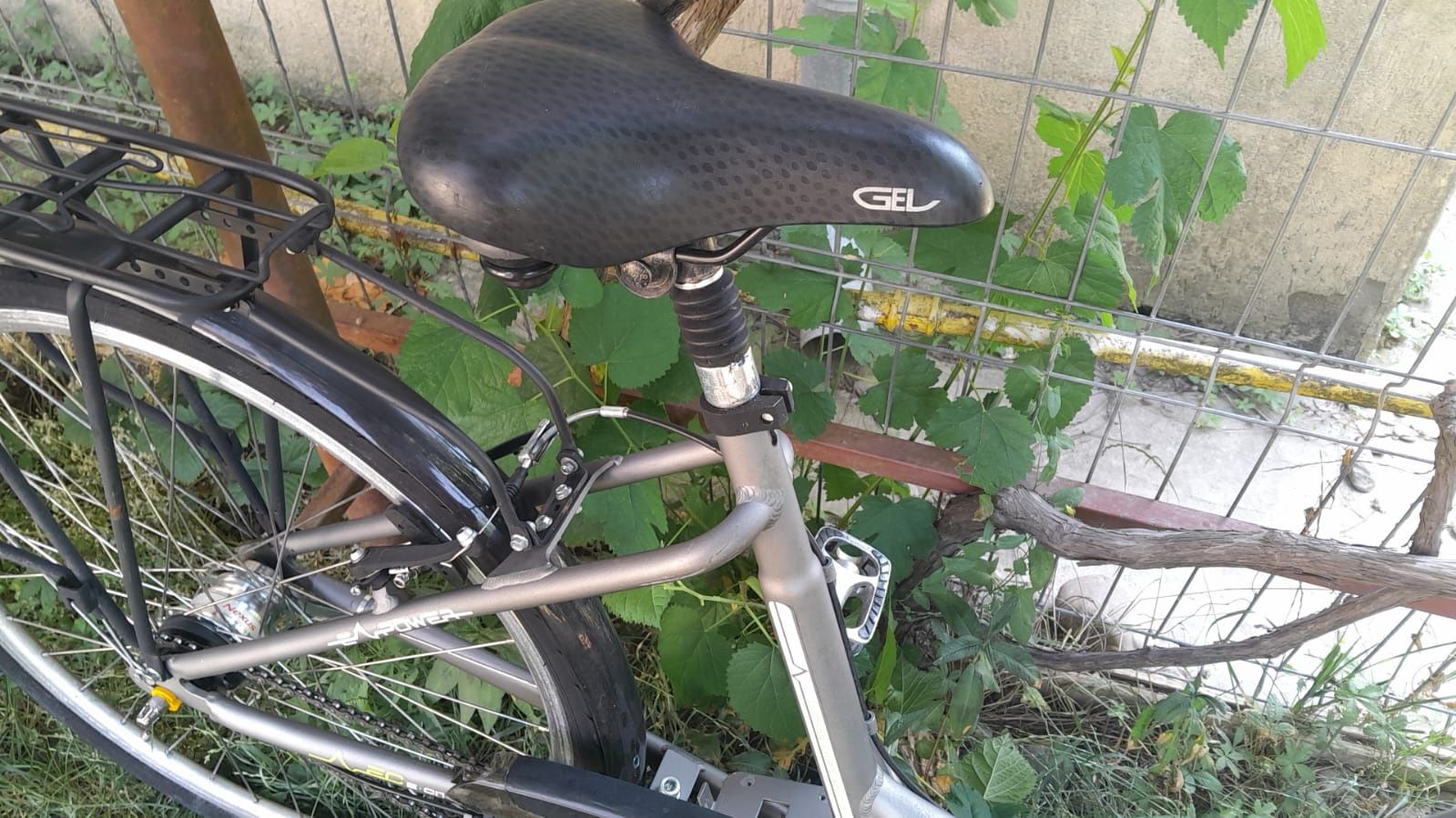 Bicicleta strada E-City,28 inchi,Aluminiu,7V Nexus,dinam butuc,47x64