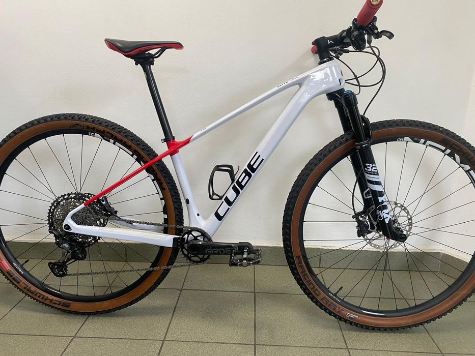 Bicicleta cube elite pro