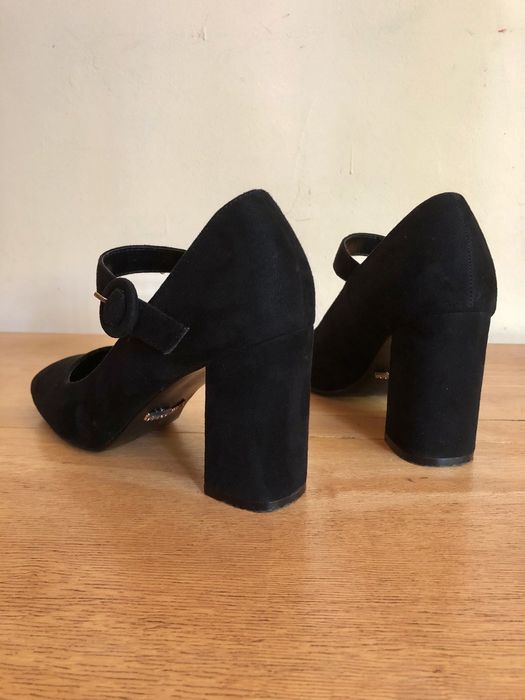 италиански Велурени дамски обувки номер 37