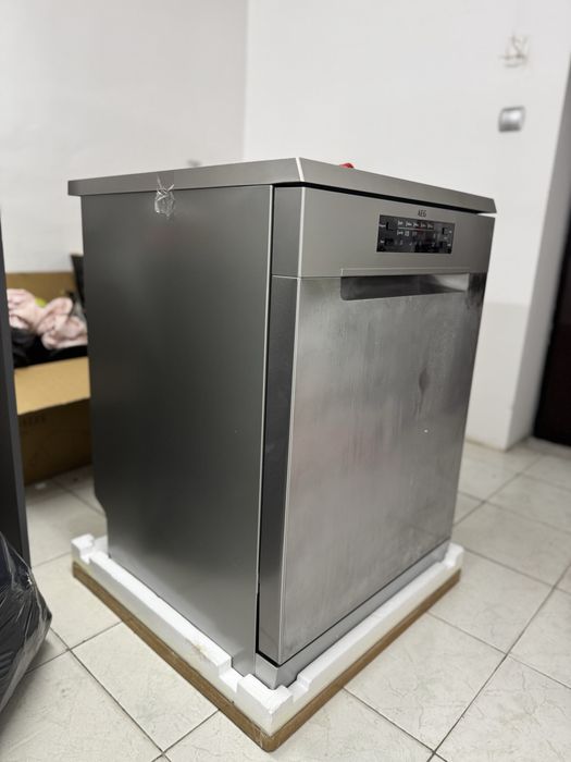 Съдомиялна машина aeg