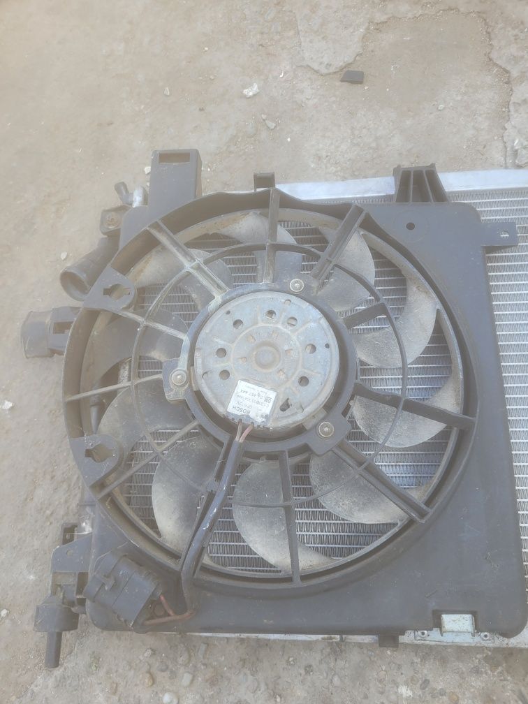 Ventilator radiator 13171427 OPEL ZAFIRA B (A05) 1.9 CDTI