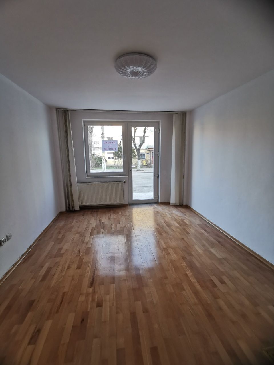Inchiriez spatiu comercial / birouri