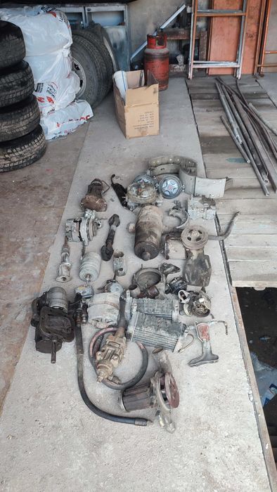 ЗИЛ 130 запчасти. Все что на фотографиях.