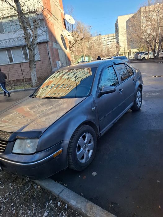 Продам автомобиль Jetta 2004 года выпуска