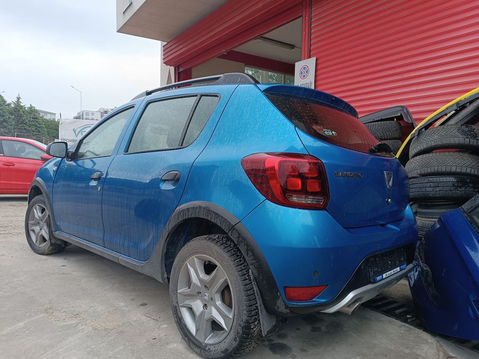 Дачия сандеро Stepway на части