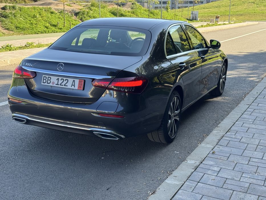 Mercedes E 300 e Plug-In Hybrid Avantgarde An 2021, Benzina + Electric