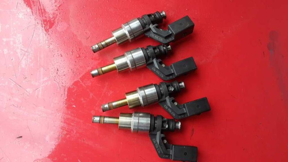 Injectoare injector golf 4 Bora 1.6 fsi. Cod motor BAD 81kw 110cp