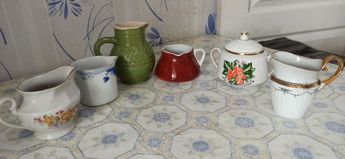 Тарелки, чайные наборы,чайники,салатницы,бокалы, рюмки, молочник и др