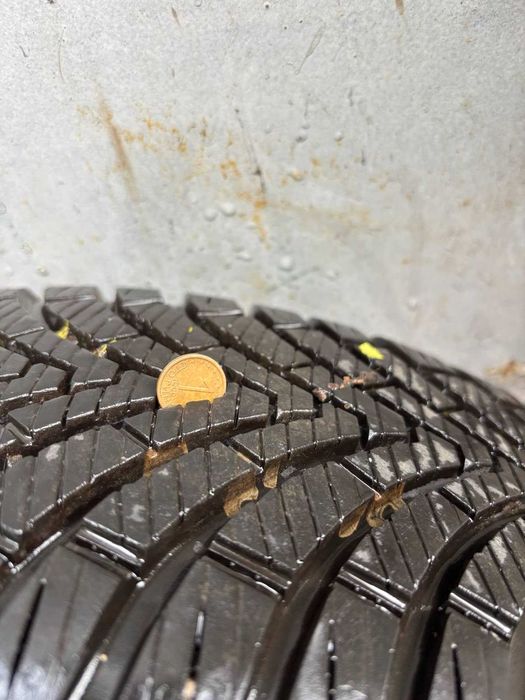 ЗИМНИ ГУМИ KUMHO 175 70 14 Solis 4s