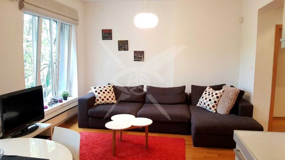 Продава се Тристаен апартамент в София, Център - 84 кв.м за 5120 €/кв.м - Снимка #2