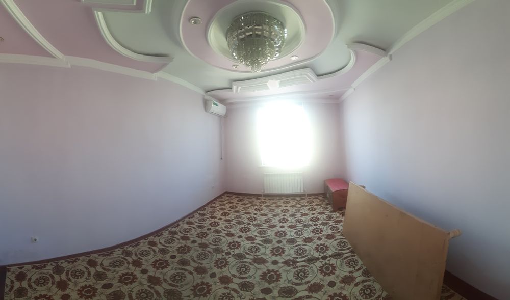 Продаётся двухкомнатная квартира в центре города. Возможен обмен