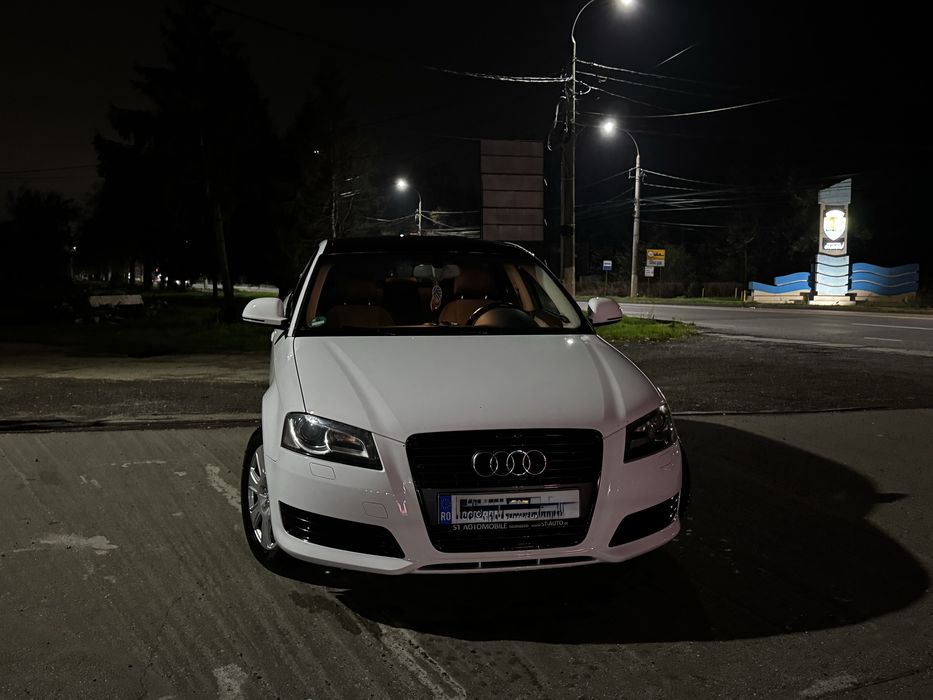 Audi A3, hatchback, 1.4 TFSI Panoramic cu trapa .