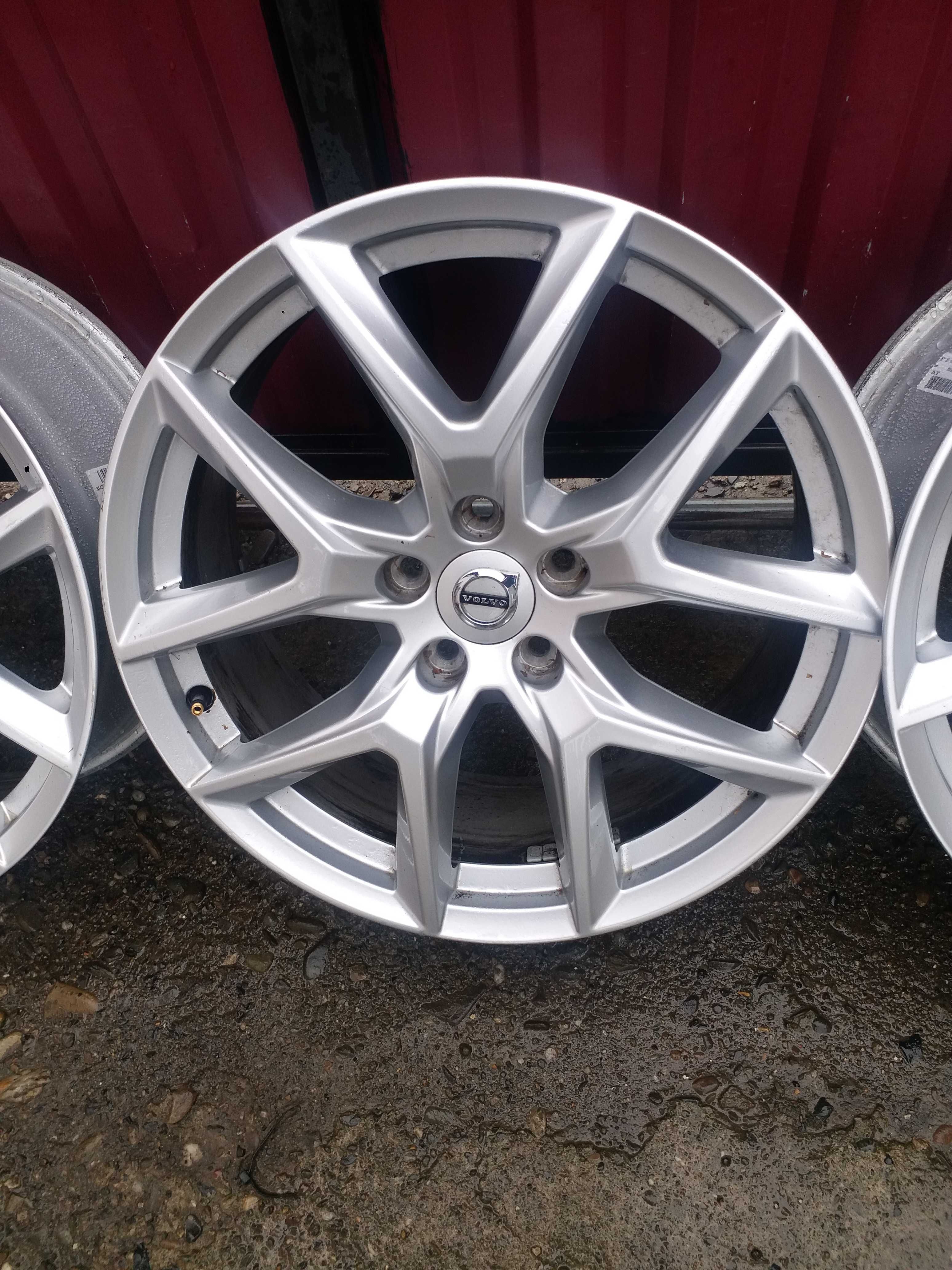 Jante VOLVO S60 V60 V70 S80 Xc70 Xc60 R18 Model 5-Y-Spoke Silver