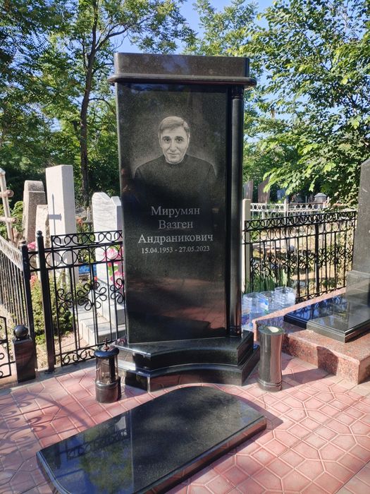 Мраморный цех по изготовлению памятников