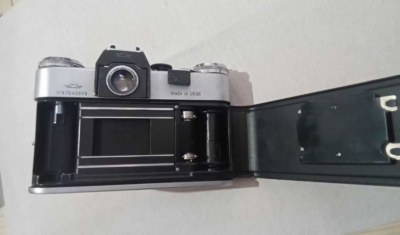 Продаётся фотоаппарат ZENIT E made in USSR