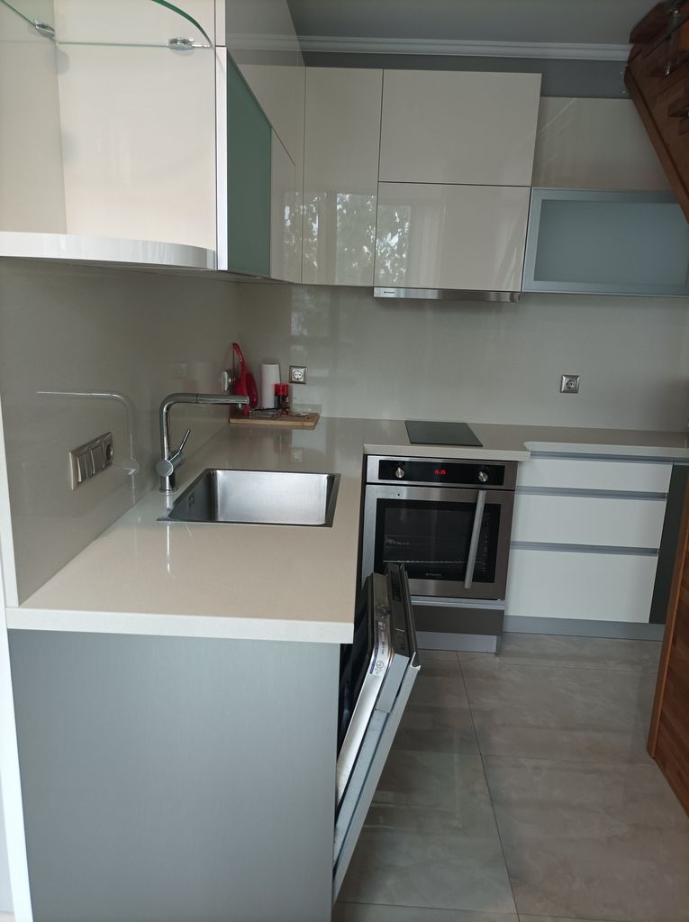 Дава се под наем Мезонет в Казанлък - 110 кв.м за 561 € - Снимка #2
