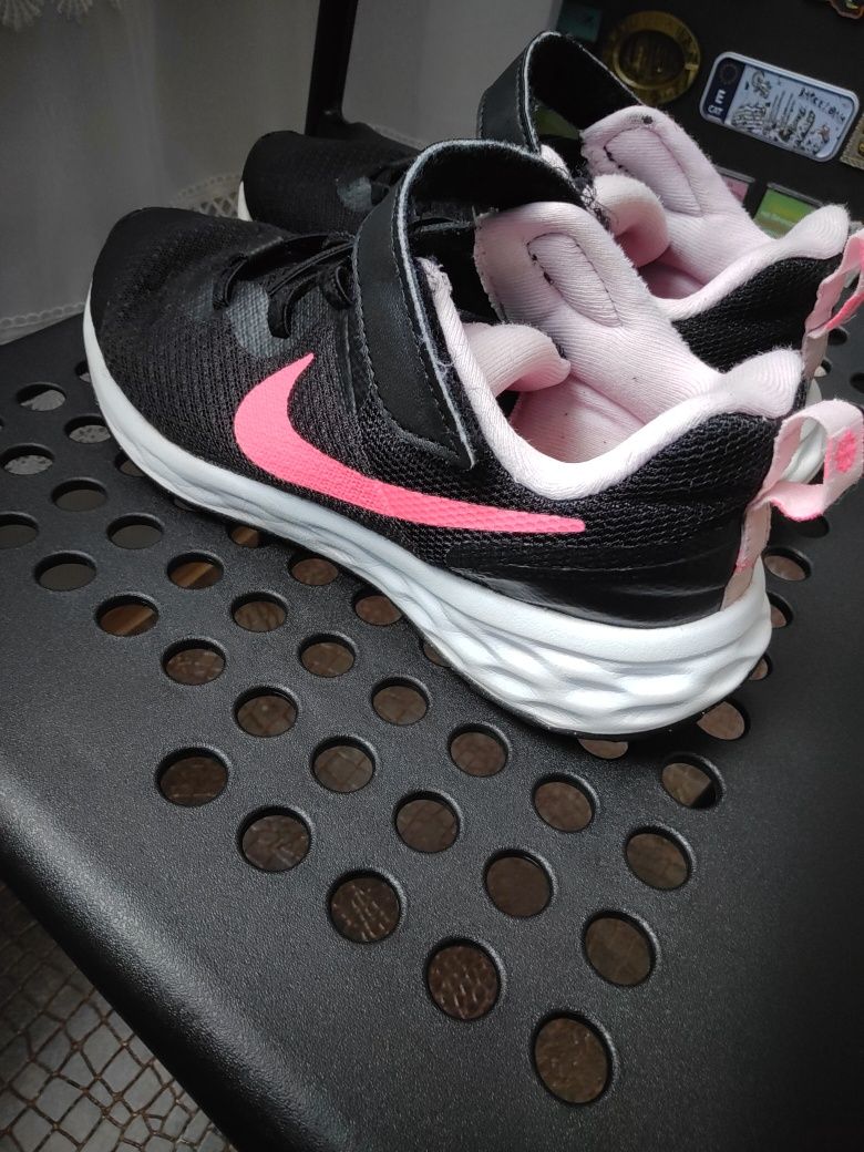 маратонки Nike N:33,5 обща цена за 3 чифта