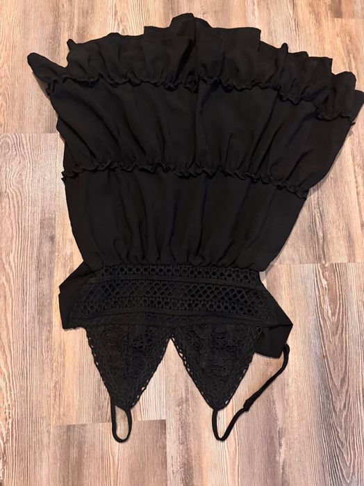 Rochie de vară, cu spatele gol, în bretelute