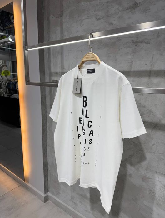 Tricouri balenciaga lichidare