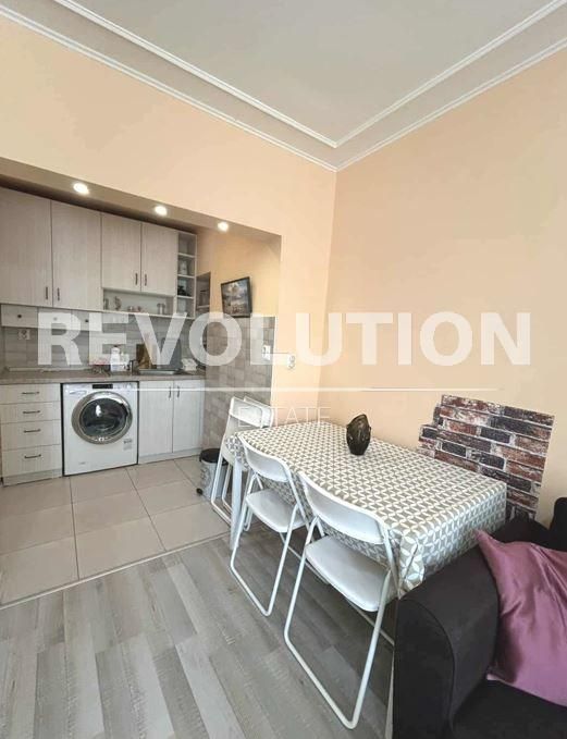 Дава се под наем Тристаен апартамент в Варна, Център - 62 кв.м за 500 € - Снимка #2