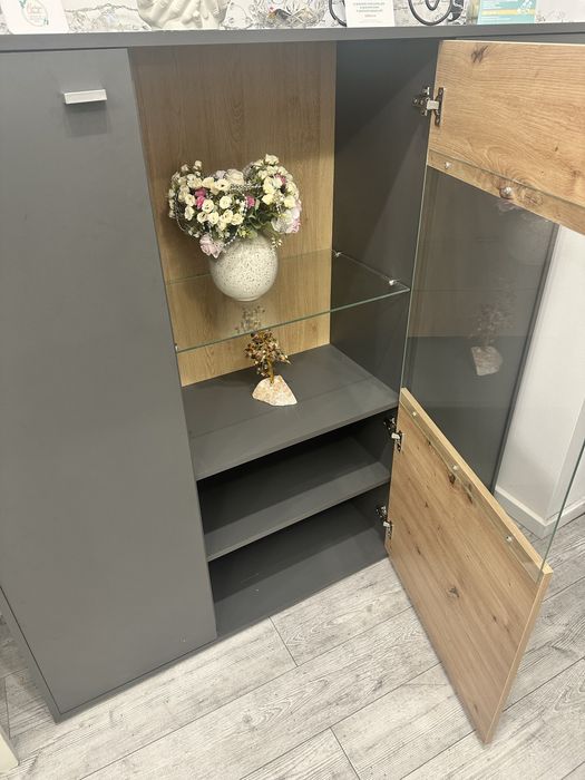 Vand dulap pentru birou notarial  in stare perfecta