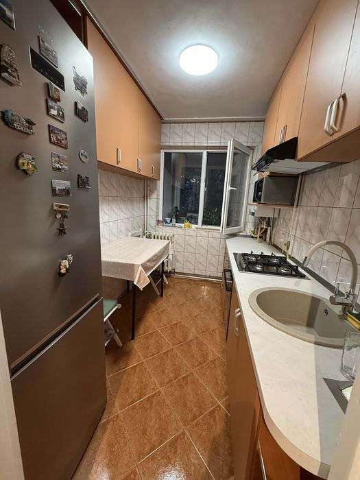 De inchiriat-Apartament 3 camere