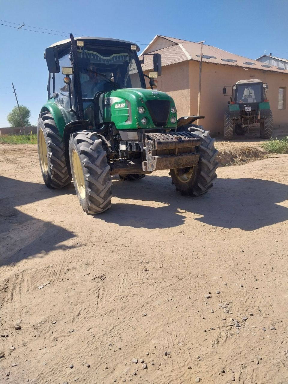LS 100 Plus traktor