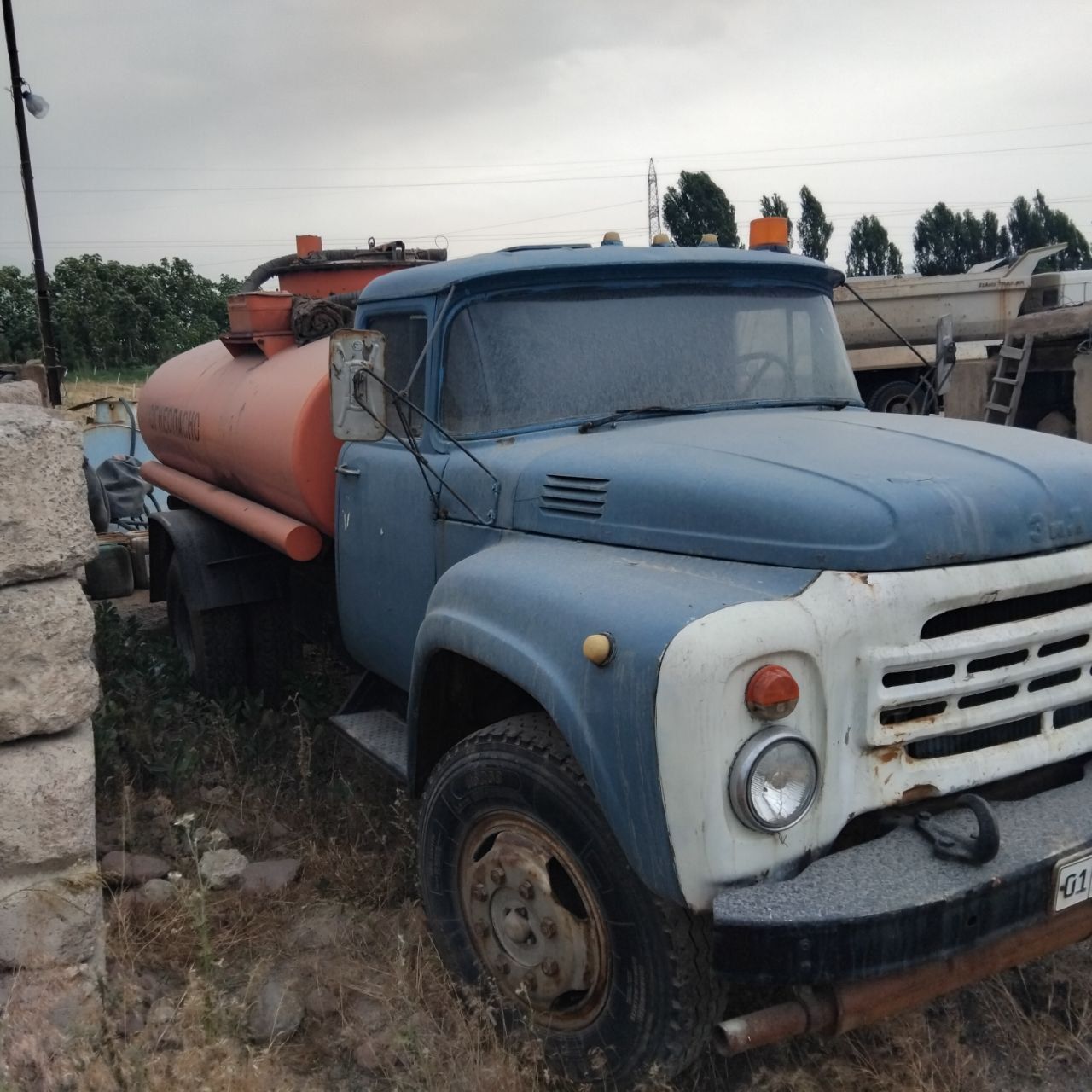 Zil benzavoz sotiladi
