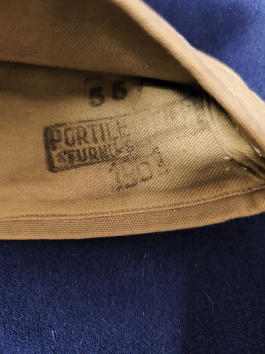 Centură militară de paradă, bonetă și cămașa militară din perioada Com