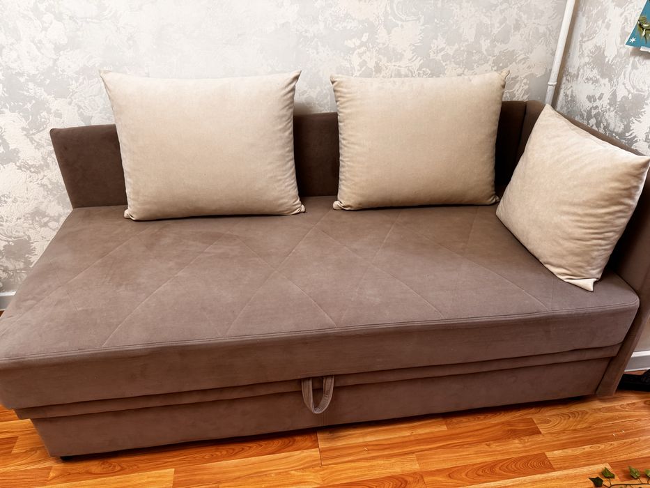 Продам угловую тахту