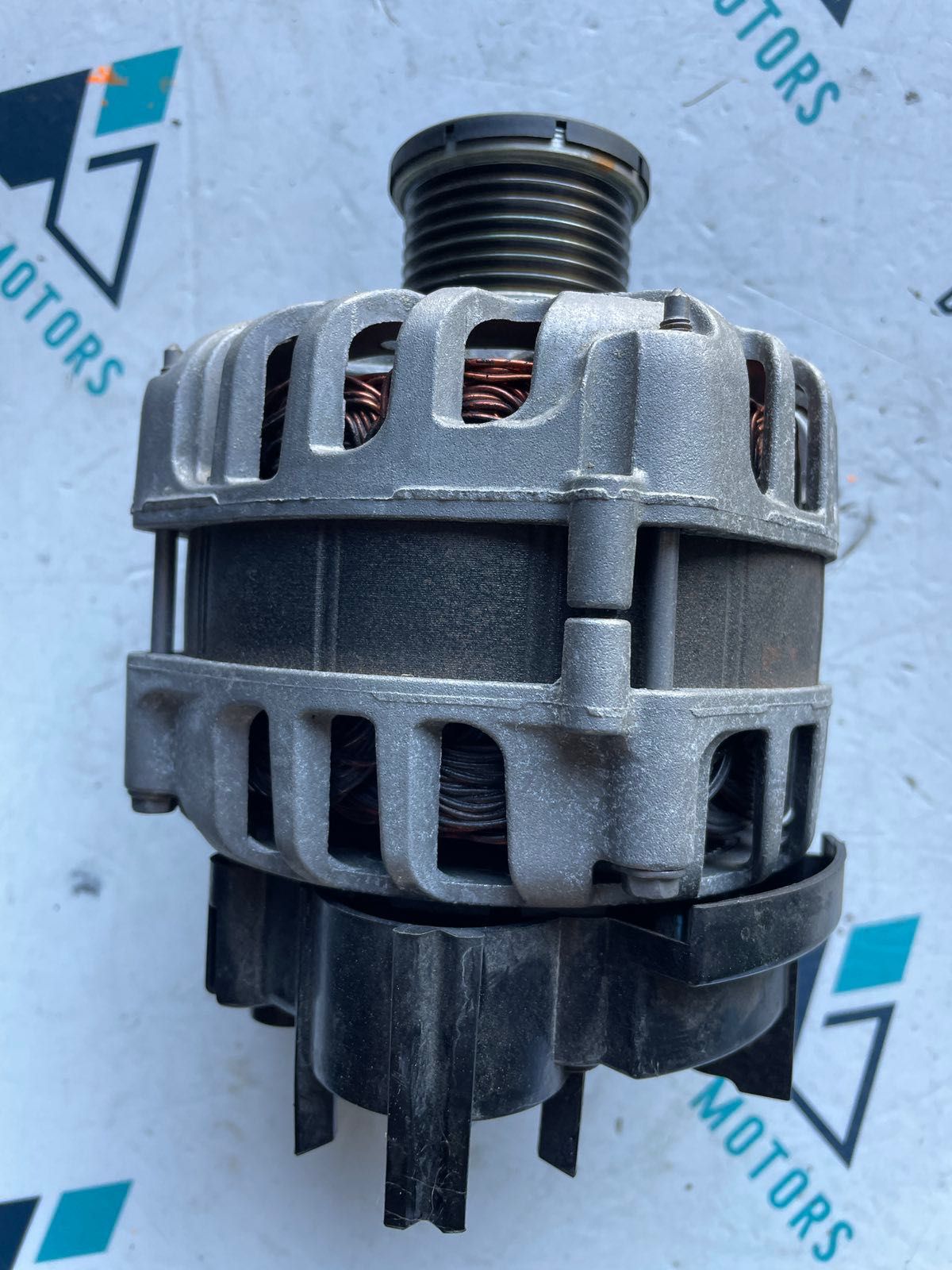 Алтернатор Динамо Valeo 14V 120A от Renault Captur 2 HFMF, 1.3TCe