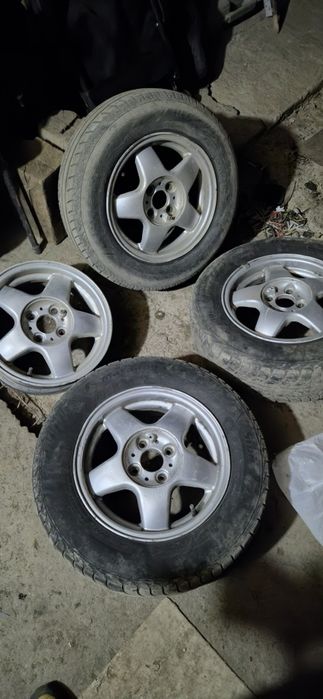 Продам шины с титакой Р14