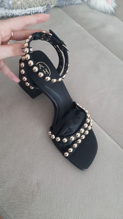 Sandale Ash                         .