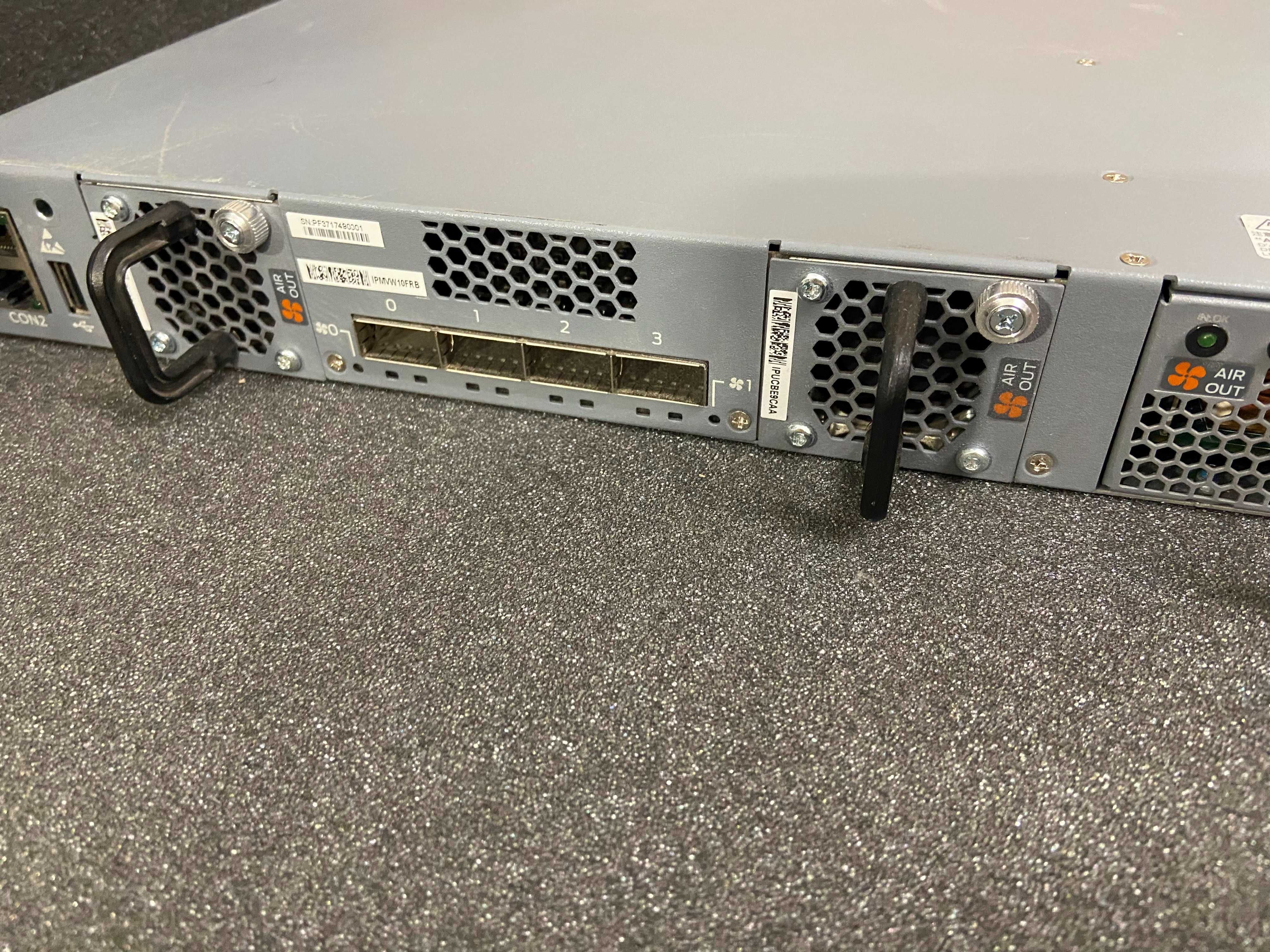Juniper EX4300-24P – 24 портов PoE+ управляем switch суич + 4x 10Gb