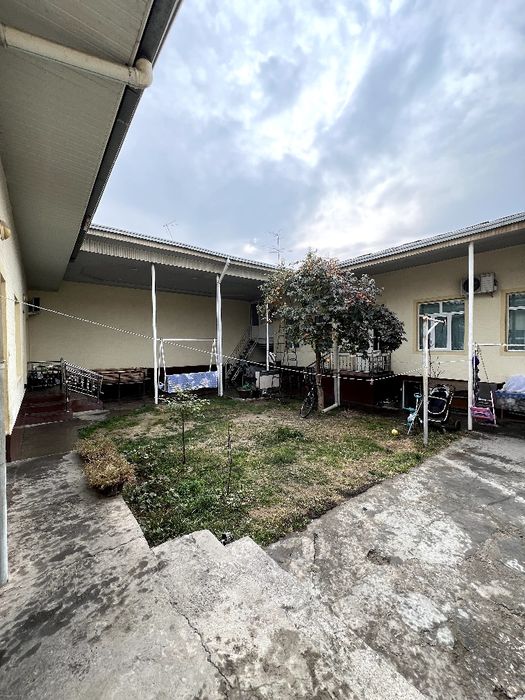 Uy sotiladi istrohat mahalasi