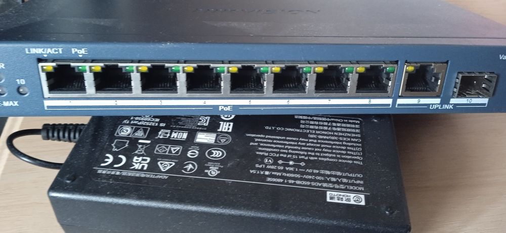 Poe switch (коммутатор) Hikvision, Б/У