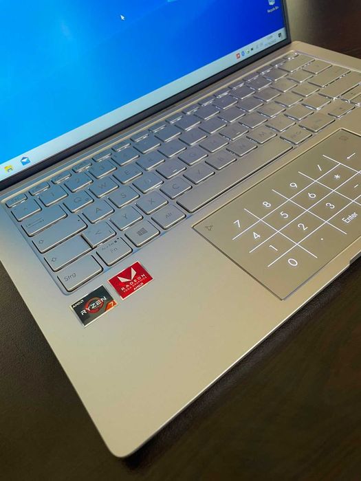 14 IPS Asus ZenBook UM433 Ryzen 7 3700U Radeon Vega 10 8GB RAM 1TB SSD