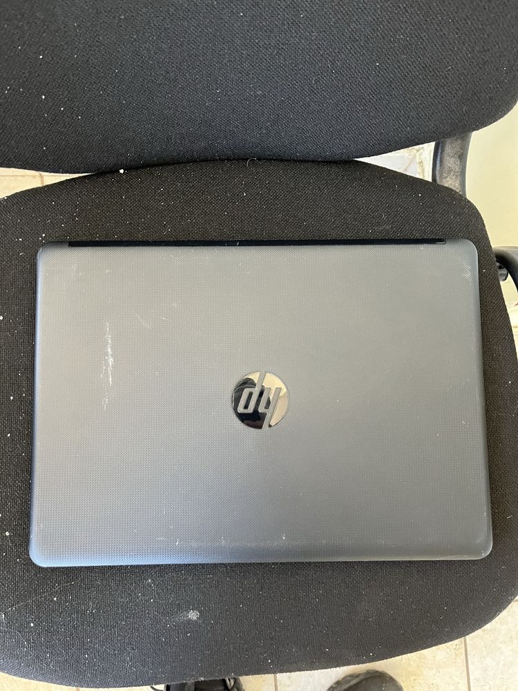 Vand laptop hp 14 i3 7100u 6gb ssd 128 gb