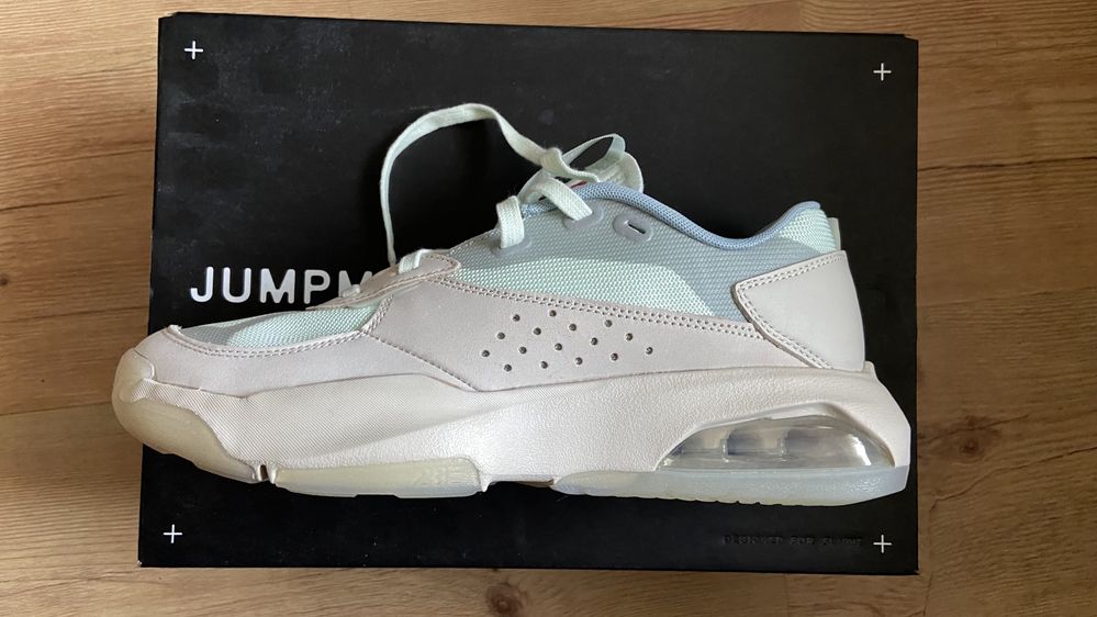 Дамски маратонки Nike Jordan 42