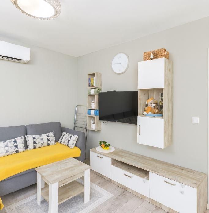 Дава се под наем Двустаен апартамент в Варна, Възраждане 1 - 70 кв.м за 698.19 € - Снимка #2