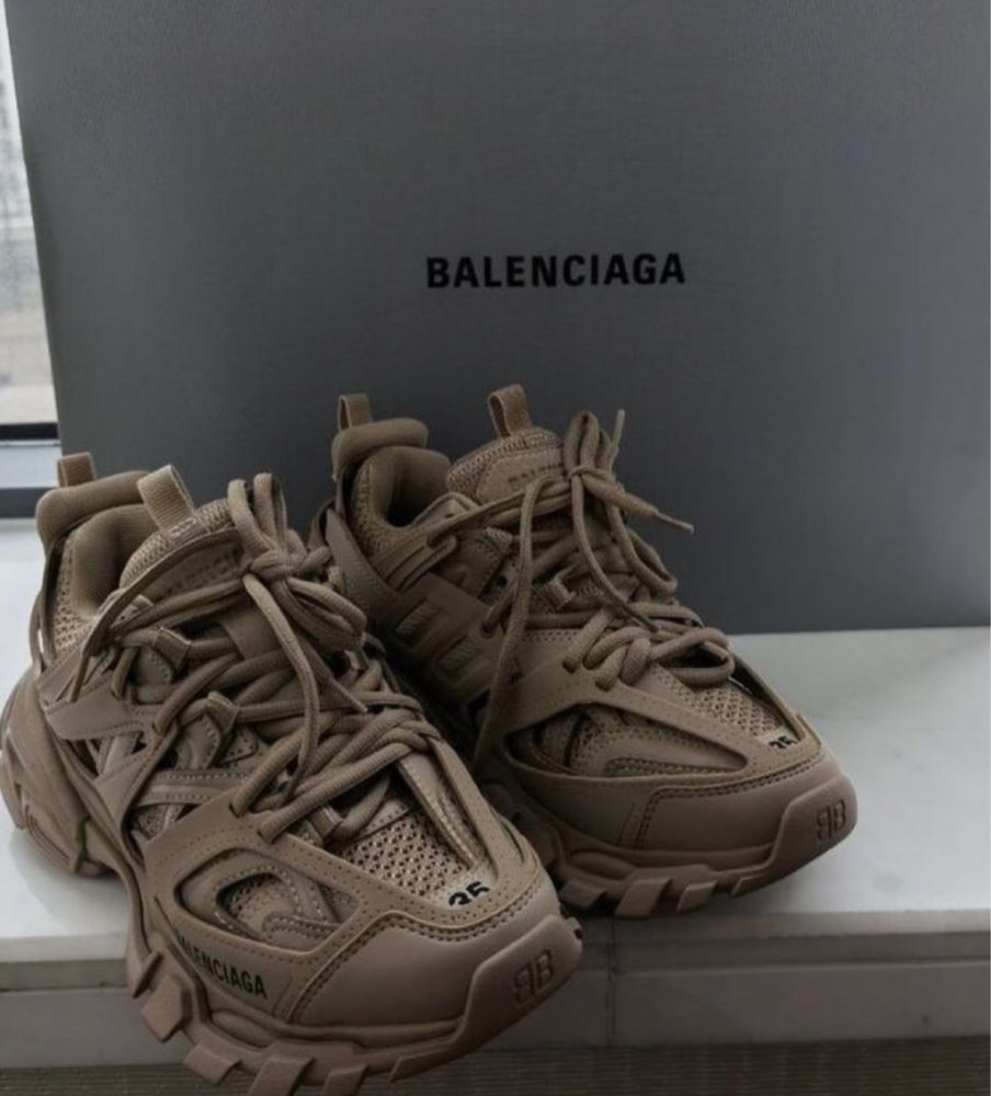 balenciaga track