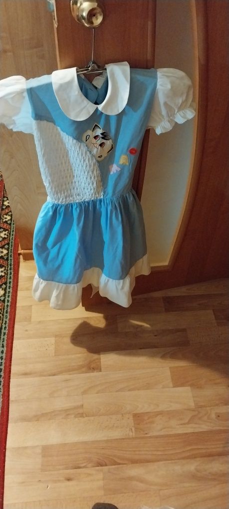 Детское  платье продам