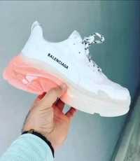 Adidași dama Balenciaga triple S