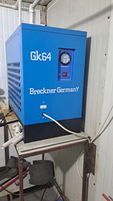 Vand compresor cu șurub. 15 kw rezervor și uscator! debit 3,2 m3  apro