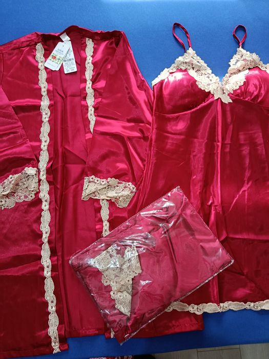 Продам атласный набор