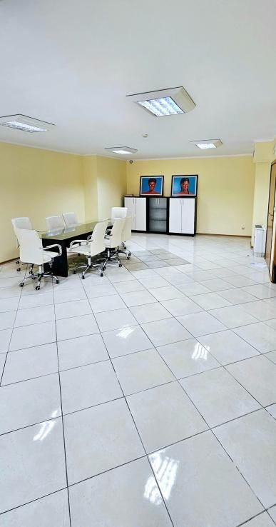 Дава се под наем Офис в Пловдив, Център - 96 кв.м за 750 € - Снимка #1