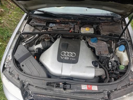 Vand audi a4 2.5v6